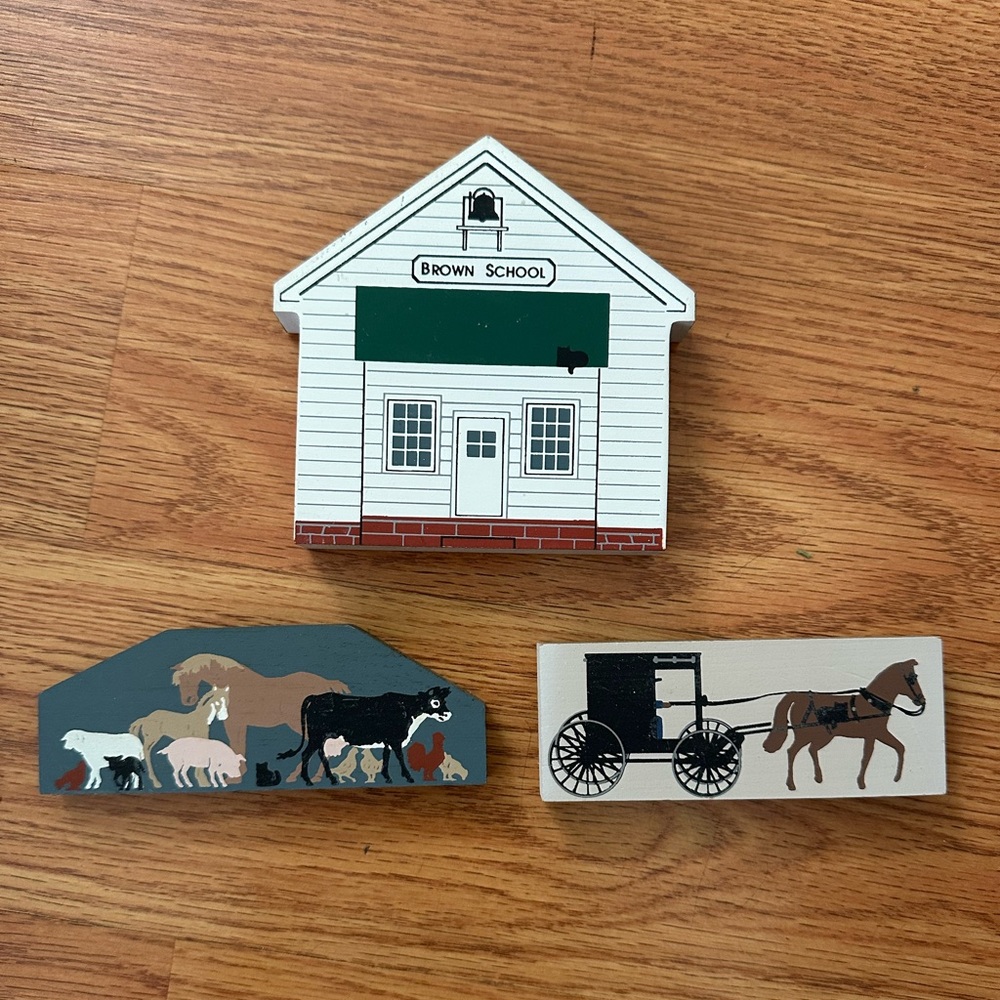 Ohio Amish Series Cat's Meow Village Brown House, Horse & Buggy Signed By Faline